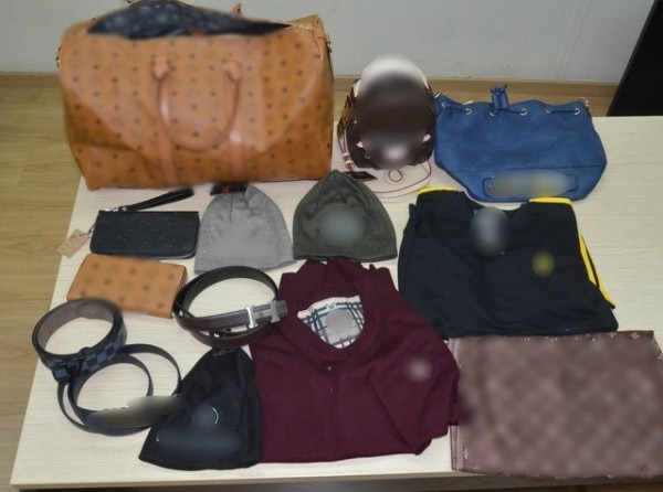 Εκατοντάδες κατασχέσεις προϊόντων- μαϊμού σε Πειραιά και Αράχωβα