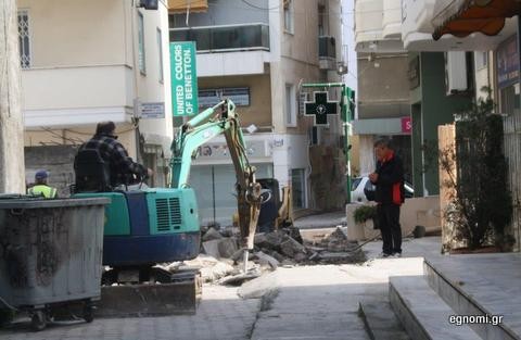 Εργασίες στο στενάκι της οδού Φίλωνος