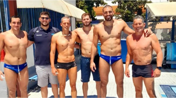 ΧΑΛΚΙΔΑ: Ο δάσκαλος Χρήστος Θεοδουλίδης με πολίστες της Εθνικής Ελλάδος