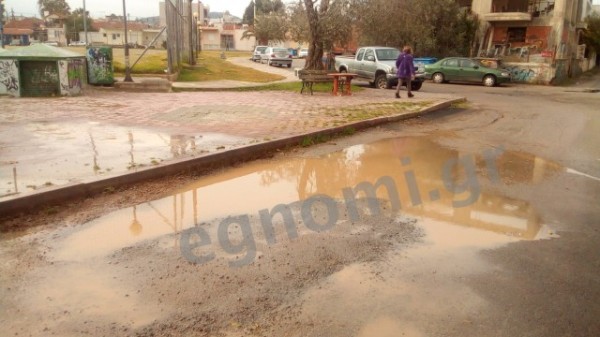 ΧΑΛΚΙΔΑ: Βούρκος από σπασμένο σωλήνα