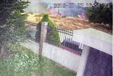 ΦΟΝΙΚΗ ΠΥΡΚΑΓΙΑ ΑΤΤΙΚΗ: Η μοιραία στιγμή που ξεκίνησε η φωτιά δίπλα σε βίλα (VIDEO)