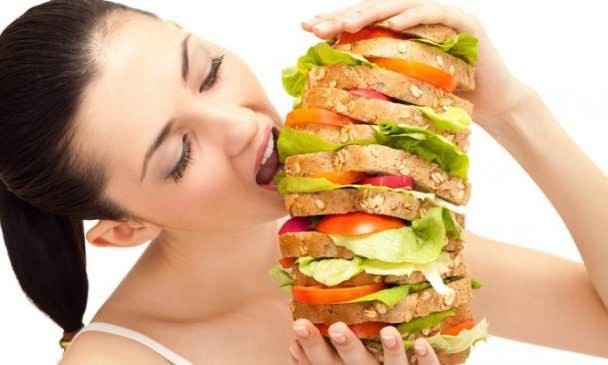 Κάποιοι άνθρωποι τρώνε ό,τι θέλουν χωρίς να παχαίνουν