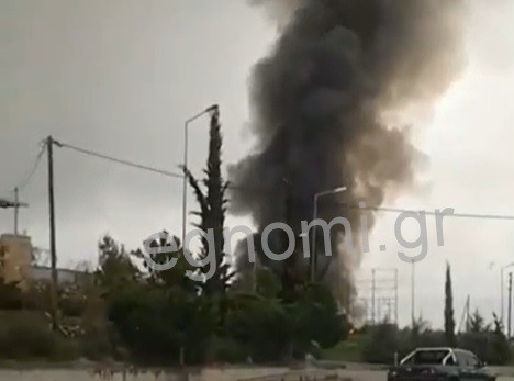 Μεγάλη φωτιά στο εργοστάσιο ανακύκλωσης Σιακανδάρης στο Σχηματάρι (video)