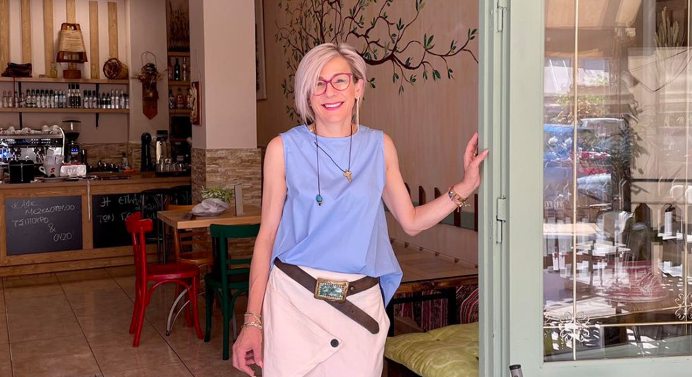 Το νέο στέκι της Βάσως στη Χαλκίδα έφερε την ...επανάσταση!