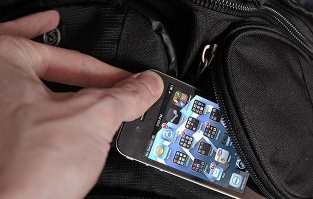 Μπήκε σε μαγαζί και βούτηξε το κινητό τηλέφωνο υπαλλήλου 44χρονος Έλληνας