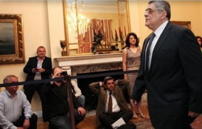 Η χαζομάρα των δημοσιογράφων μπροστά στον Μιχαλολιάκο