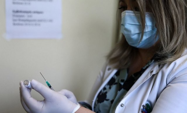 Εισαγγελική έρευνα για ανεμβολίαστη νοσηλεύτρια που διαγνώστηκε με κορωνοϊό