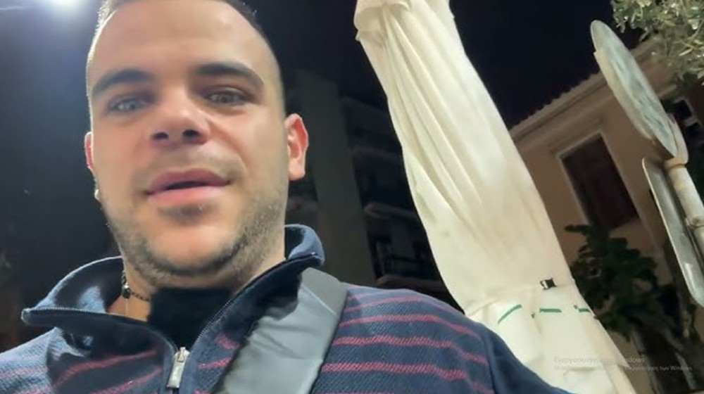 Πέταξαν αυγό στο κεφάλι του Youtuber Teosty (VIDEO)