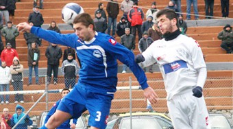    4-2   