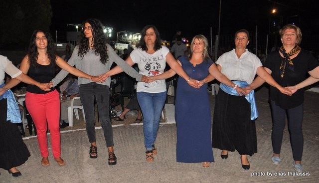 Ακόμα ...χορεύουν στον Βατώντα