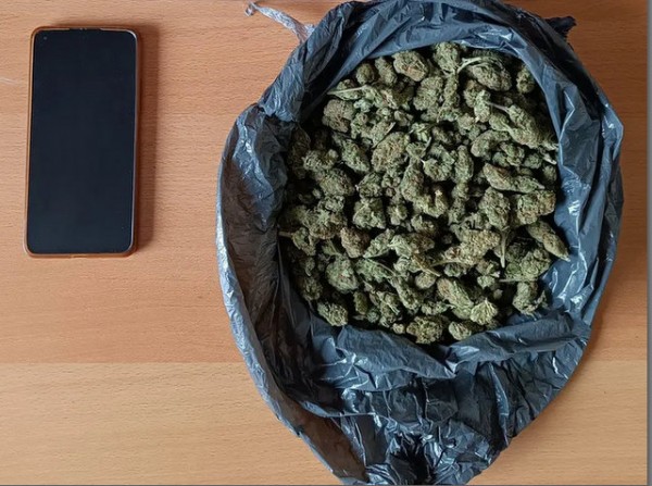 ΒΟΙΩΤΙΑ: Τον έπιασαν με μια σακούλα χασίς ...μυρωδάτο (φωτό)