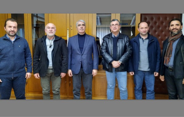 Ο Κεδίκογλου συναντήθηκε με τους μελισσοκόμους