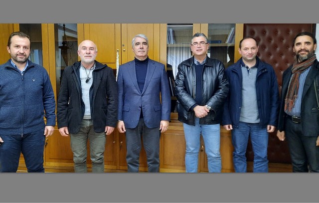 Ο Κεδίκογλου συναντήθηκε με τους μελισσοκόμους