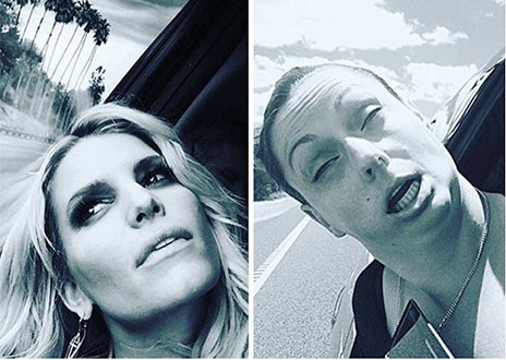 Σαρώνει στο διαδίκτυο με φωτο-παρωδίες