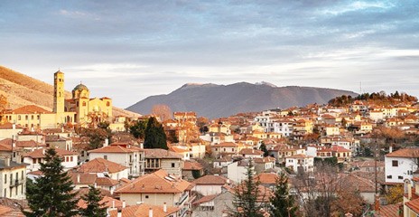 ΚΟΖΑΝΗ: Σε καραντίνα όλη η πόλη, άδειοι δρόμοι