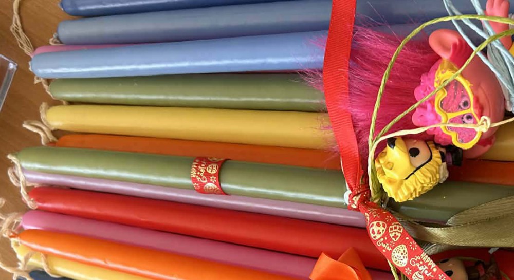 ΚΥΡΙΑΚΗ ΤΩΝ ΒΑΪΩΝ: Δωρεάν λαμπάδες στην πλατεία Δροσιάς