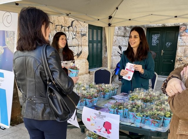 ΧΑΛΚΙΔΑ: Δράση στην πλατεία Δικαστηρίων για την καταπολέμηση της βίας κατά των γυναικών