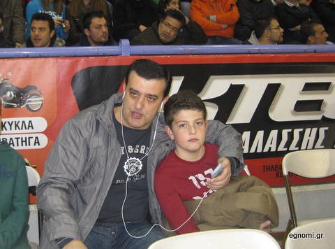 Στο γήπεδο μαζί με το γιο του