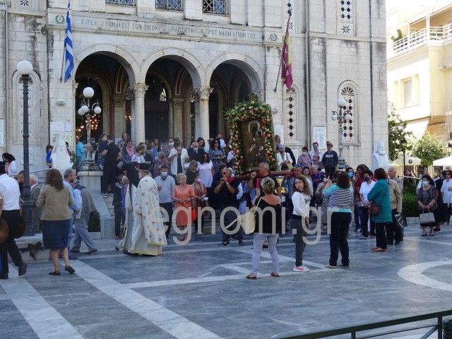 ΧΑΛΚΙΔΑ-ΑΓΙΟΣ ΝΙΚΟΛΑΟΣ: Πλήθος κόσμου στην περιφορά της εικόνας της Παναγίας της Μυρτιδιώτισσας (VIDEO)