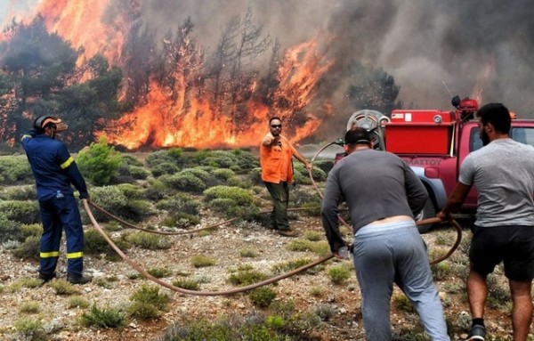 ΦΩΤΙΑ ΕΥΒΟΙΑΣ: Ο εφιάλτης επιστρέφει - Αναζωπύρωση στο Τρούπι το μεσημέρι της Δευτέρας