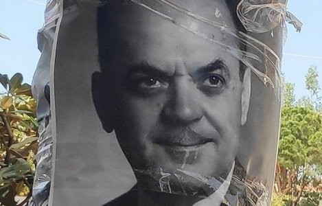 Γέμισαν την Μεσσηνία με αφίσες του Γιώργου Παπαδόπουλου