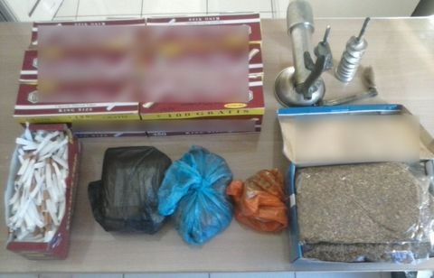 ΕΡΕΤΡΙΑ: Είχε και μηχάνημα για να φτιάχνει τσιγάρα με λαθραίο καπνό
