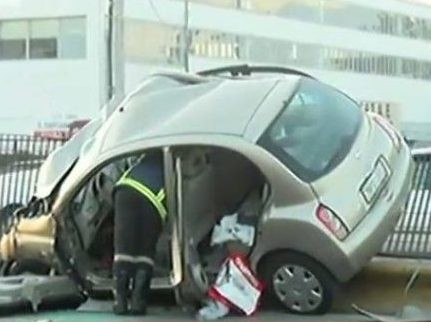 ΤΡΟΜΑΚΤΙΚΟ ΤΡΟΧΑΙΟ: Νταλίκα καταπλάκωσε δυο αυτοκίνητα στον Κηφισό και σκότωσε δύο άνδρες