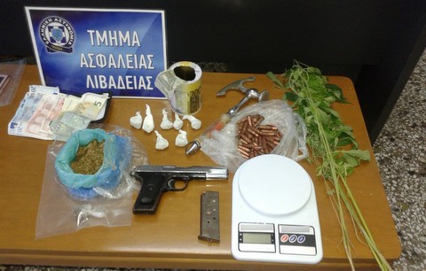 Συνελήφθησαν πωλητές και αγοραστές ναρκωτικών