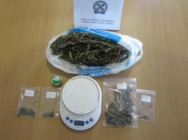 Χασίς, ζυγαριά και τρίφτης στο σπίτι 48χρονου