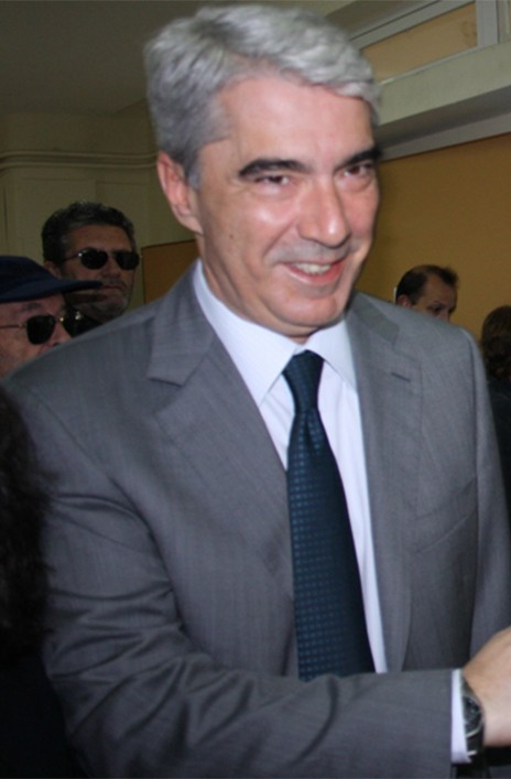 Ο Σίμος Κεδίκογλου έγινε μπαμπάς