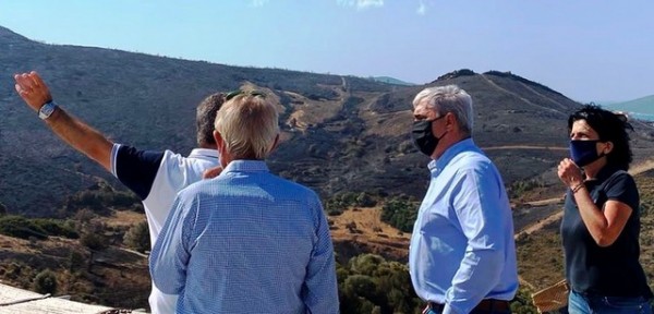 Στις καμένες περιοχές της Καρύστου ο Σίμος Κεδίκογλου