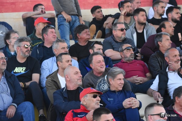 Η Αρτάκη, ο Αμαρυνθιακός, η γυναίκα-ποδοσφαιρίστρια και τα άθλια γήπεδα της Χαλκίδας