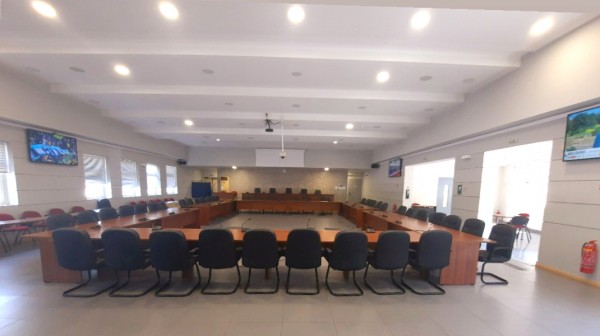 Αίθουσες με κλιματισμό από την Περιφέρεια Στερεάς Ελλάδας και τον Δήμο Χαλκιδέων