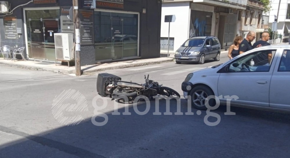 ΧΑΛΚΙΔΑ ΟΔΟΣ ΛΗΛΑΝΤΙΩΝ: Σύγκρουση αυτοκινήτου με δίκυκλο