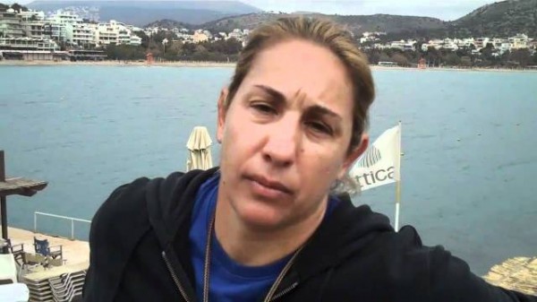 Άσεμνη χειρονομία όπως ο Καμμένος (βίντεο)!