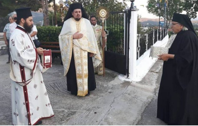 ΓΥΜΝΟ ΑΜΑΡΥΝΘΟΥ: Υποδέχτηκαν με ευλάβεια την Κάρα του Τιμίου Προδρόμου