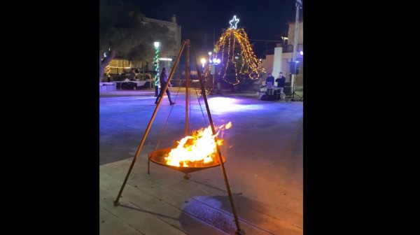 ΔΡΟΣΙΑ ΧΑΛΚΙΔΑ: Θερμή ατμόσφαιρα στην πλατεία για την αποψινή εκδήλωση (VIDEO)