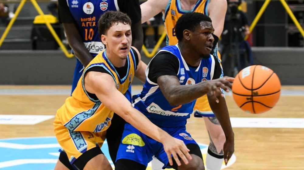 ΓΛΑΥΚΟΣ/ΕΣΠΕΡΟΣ-ΑΓΕΧ 76-87: Πάρτι από Γερομιχαλό και Χορν στην Πάτρα