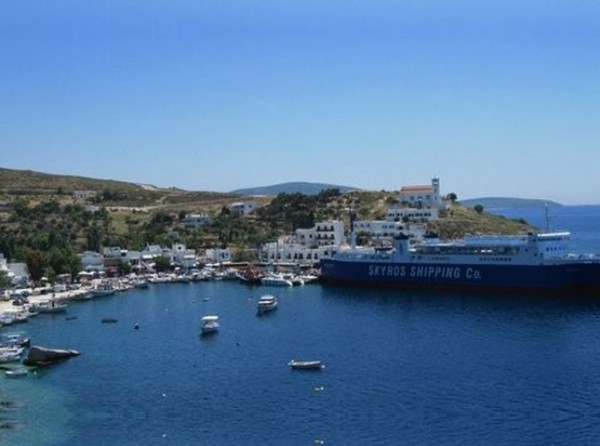 ΣΚΥΡΟΣ: Επείγουσα διακομιδή 30χρονης από την Λιναριά στην Κύμη