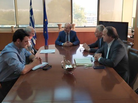 Ο Πνευματικός πήγε τον Μπουραντά στο Χατζηδάκη