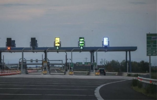 Επιασαν άνδρα στα Διόδια με λαθραία τσιγάρα