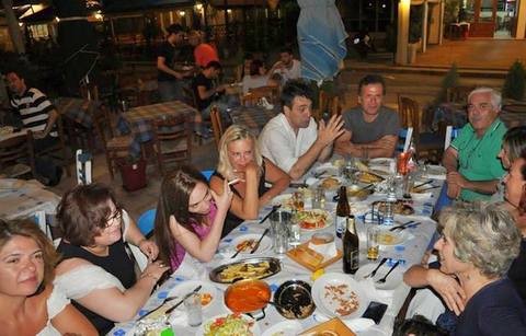 Από το facebook σε ουζερί της Αρτάκης οι φίλοι της παλιάς Χαλκίδας