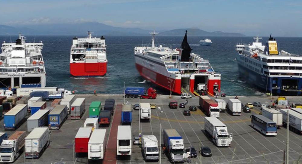 ΡΑΦΗΝΑ: 94χρονος οδηγός τραυμάτισε την 92χρονη γυναίκα του