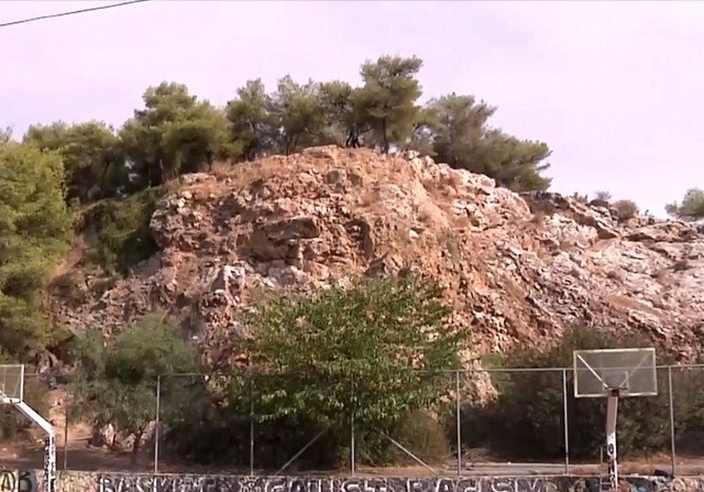 Πετρούπολη: 15χρονη έπεσε από γκρεμό