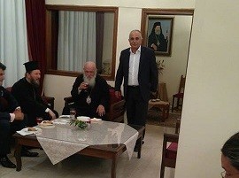 Στο πλευρό του Αρχιεπίσκοπου ο Τάσος Πρατσόλης