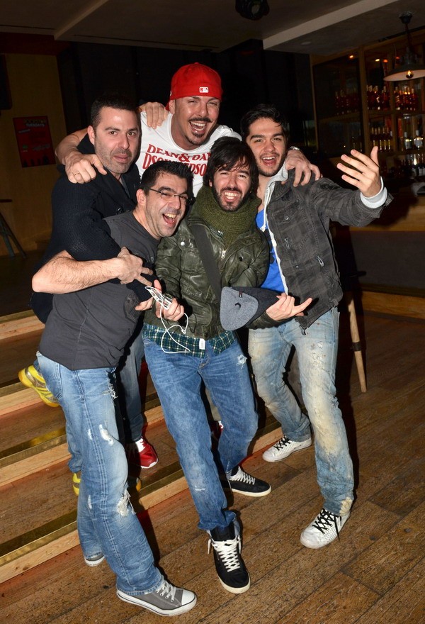 Goin Through και Μέλισσες στο Rock n' Roll