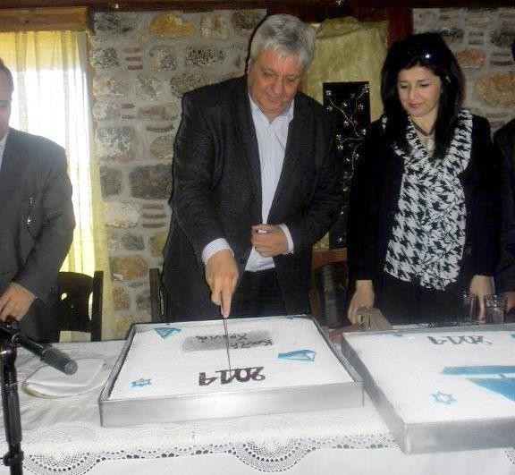 Έκοψε βασιλόπιτα την Τσικνοπέμπτη