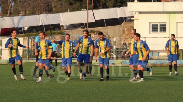 ΣΤΑΥΡΟΣ-ΜΑΚΡΥΚΑΠΑ 3-0: Επέλαση με μίστερ ασίστ τον Τότσι και επιστροφή του Θέμη Τσιαμπαλή