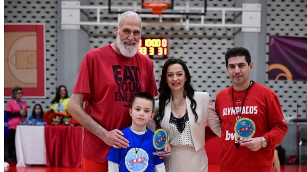 Ο Ολυμπιακός στήριξε την Παγκόσμια Ημέρα κατά του Παιδικού Καρκίνου σε συνεργασία με Σύλλογο της Χαλκίδας (VIDEO)