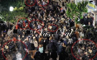 MAΪMOYΔIA: Λαοθάλασσα χάρη στο Photoshop!